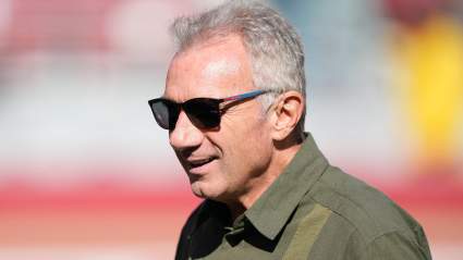 Joe Montana Doesn’t Hold Back on Seahawks QB Sam Darnold