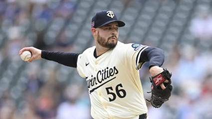 Diamondbacks Add Former Twins Reliever on Minor League Deal