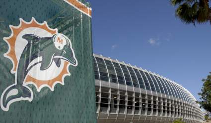 Dolphins Add New Wide Receivers Coach to Jeff Hafley’s Staff