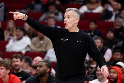 Report: Bulls Engaged in Trade Discussions for Rival Guard