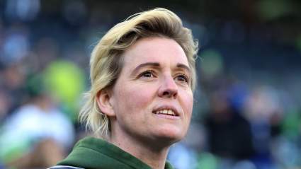 Brandi Carlile: ‘America the Beautiful’ Super Bowl Singer Is a Seahawks Fan