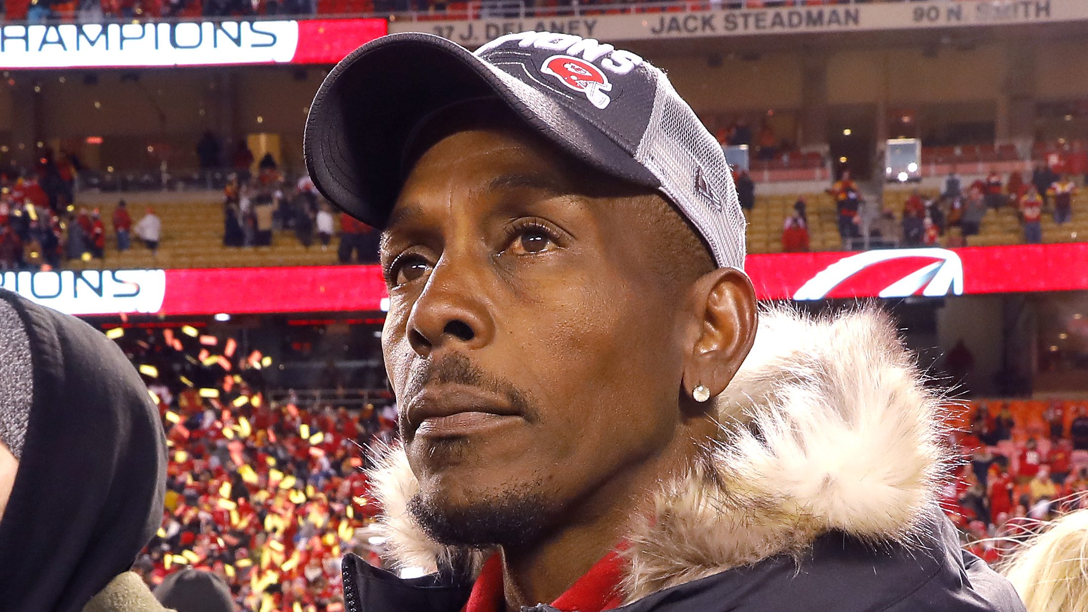 News: Mahomes’ father arrested after allegedly violating probation rules.