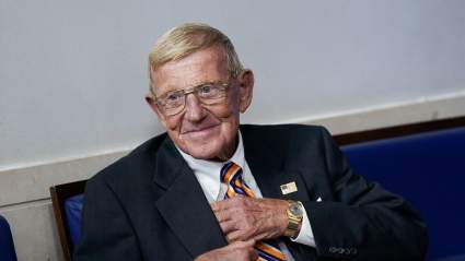 Lou Holtz’s Son Shares Sad News on Notre Dame Legend
