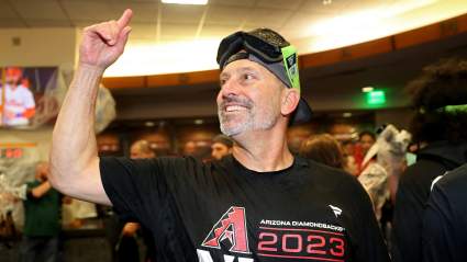 Diamondbacks Reunite With Former Pennant-Clinching Closer