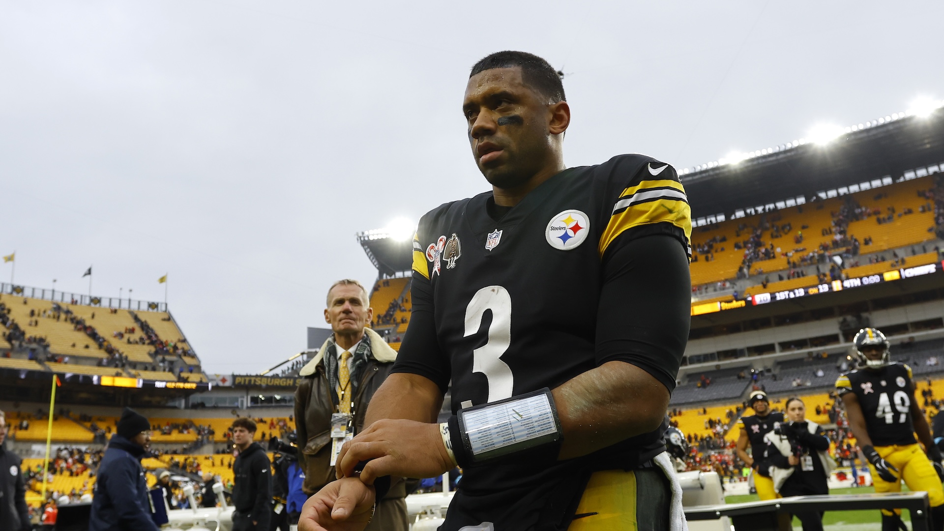 Russell Wilson Listed as Replacement for Steelers' Aaron Rodgers