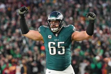 Ex-NFL Scout Has Eagles Replacing Franchise Legend in Latest Mock