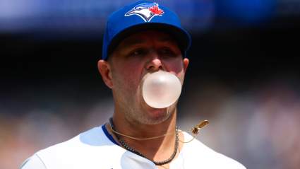 Yankees Pursuing Gold-Glove Former All-Star: Report