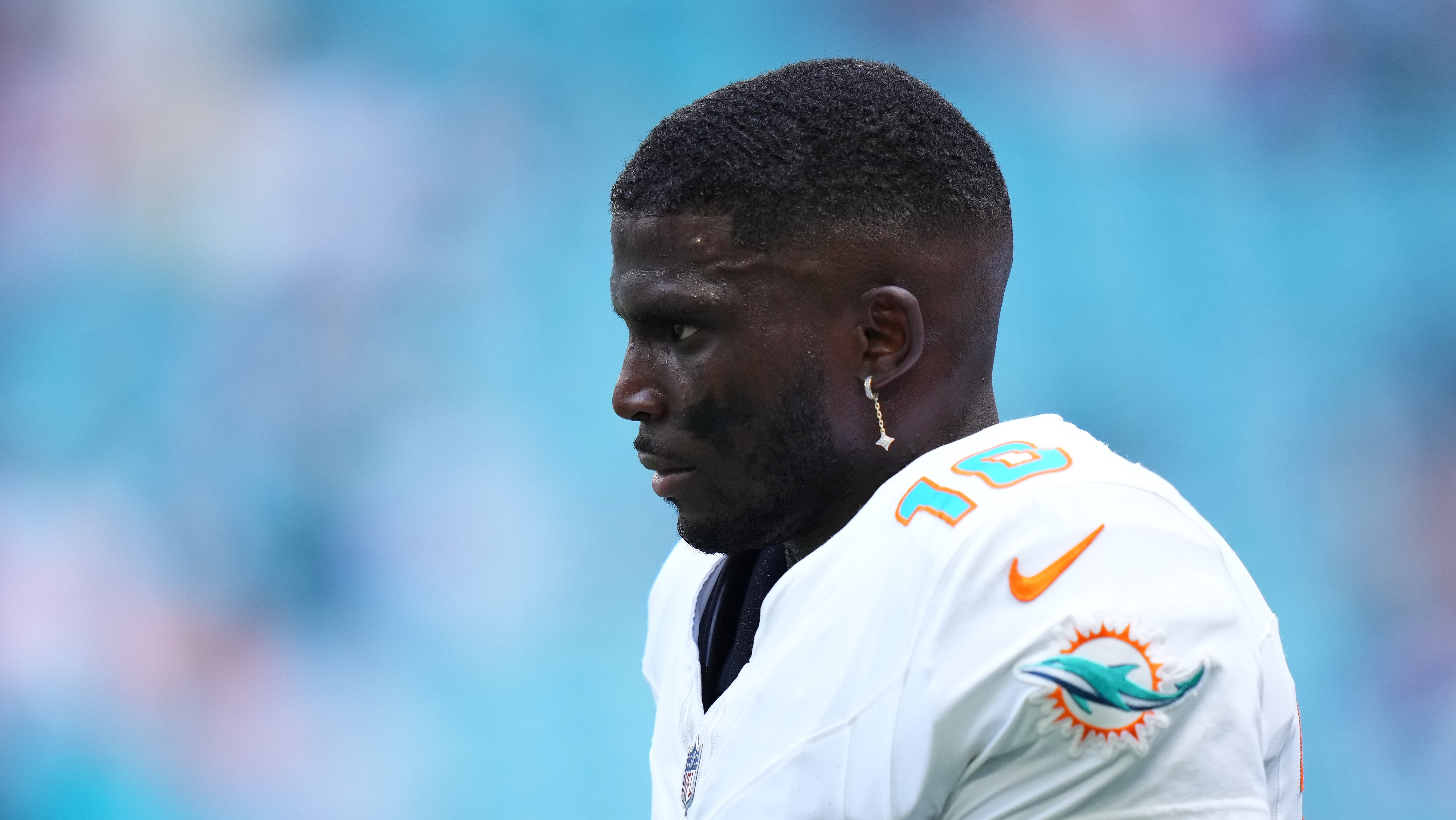 Dolphins sign ‘Big, Fast and Talented’ WR amid Tyreek Hill uncertainty.