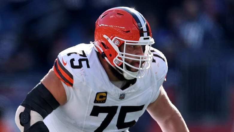 Joel Bitonio #75 of the Cleveland Browns