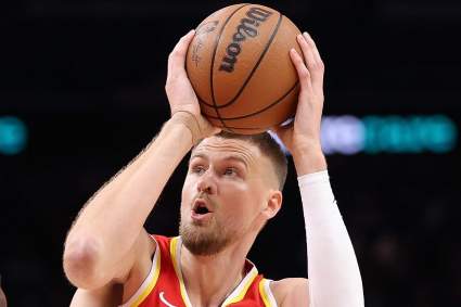 Warriors Get Notable Kristaps Porzingis Injury Update After Spurs Loss