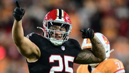 Cowboys Predicted to Replace 1,200-Yard RB With NFC South Standout