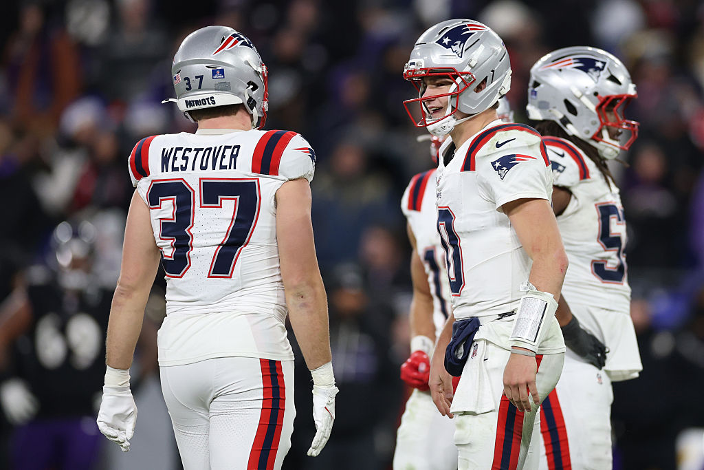 Patriots fullback Jack Westover reveals the huge Super Bowl bet his sister won.