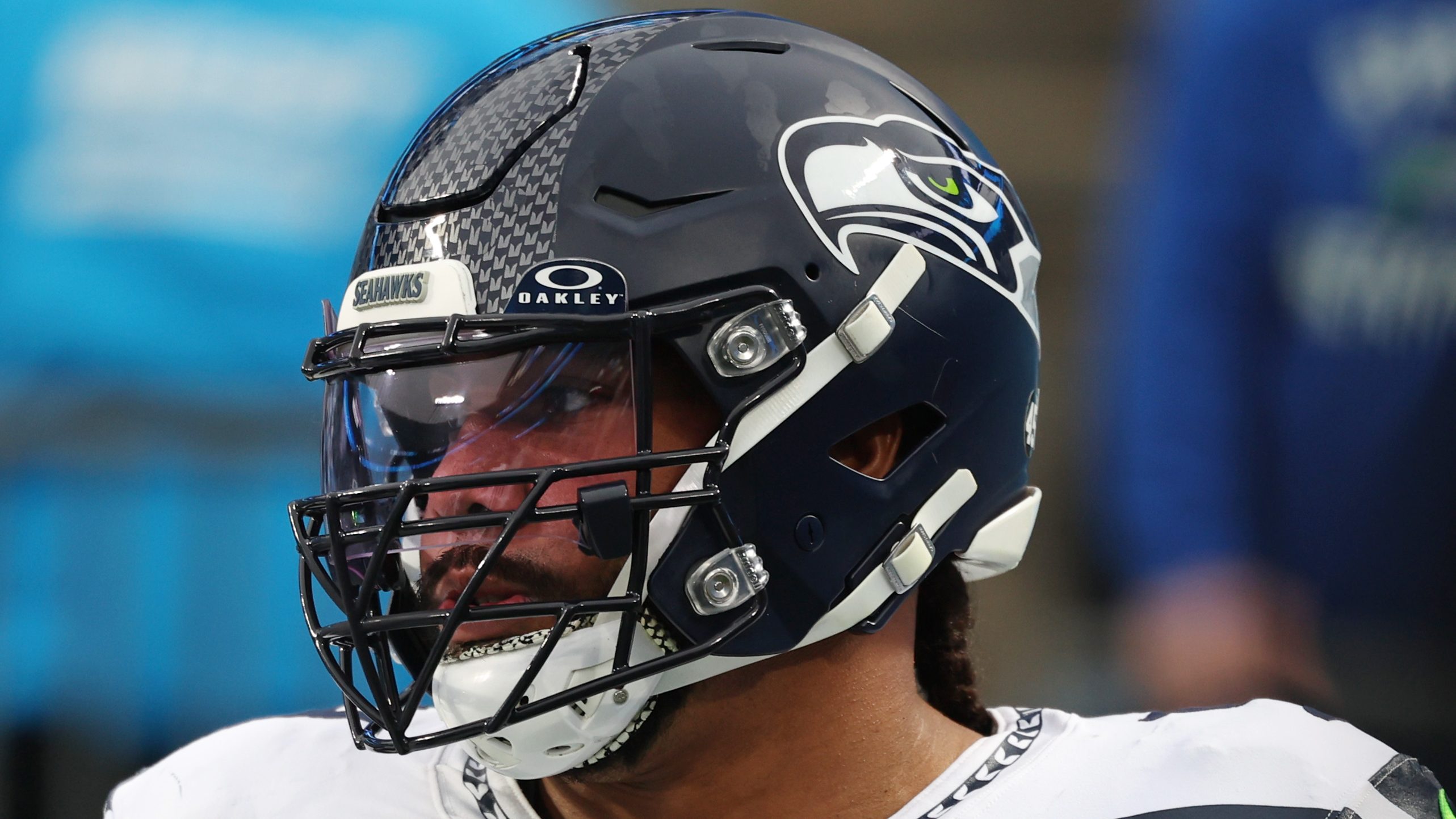 Explosive report prompts Seahawks trade pitch; they land a disgruntled All-Pro.
