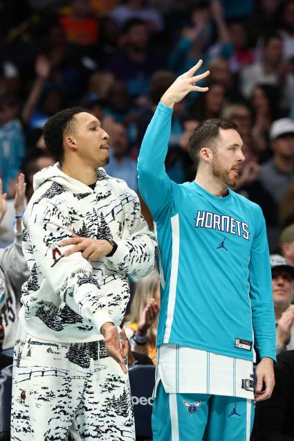 Hornets Bring Back 11-Year Veteran After Waiver Move