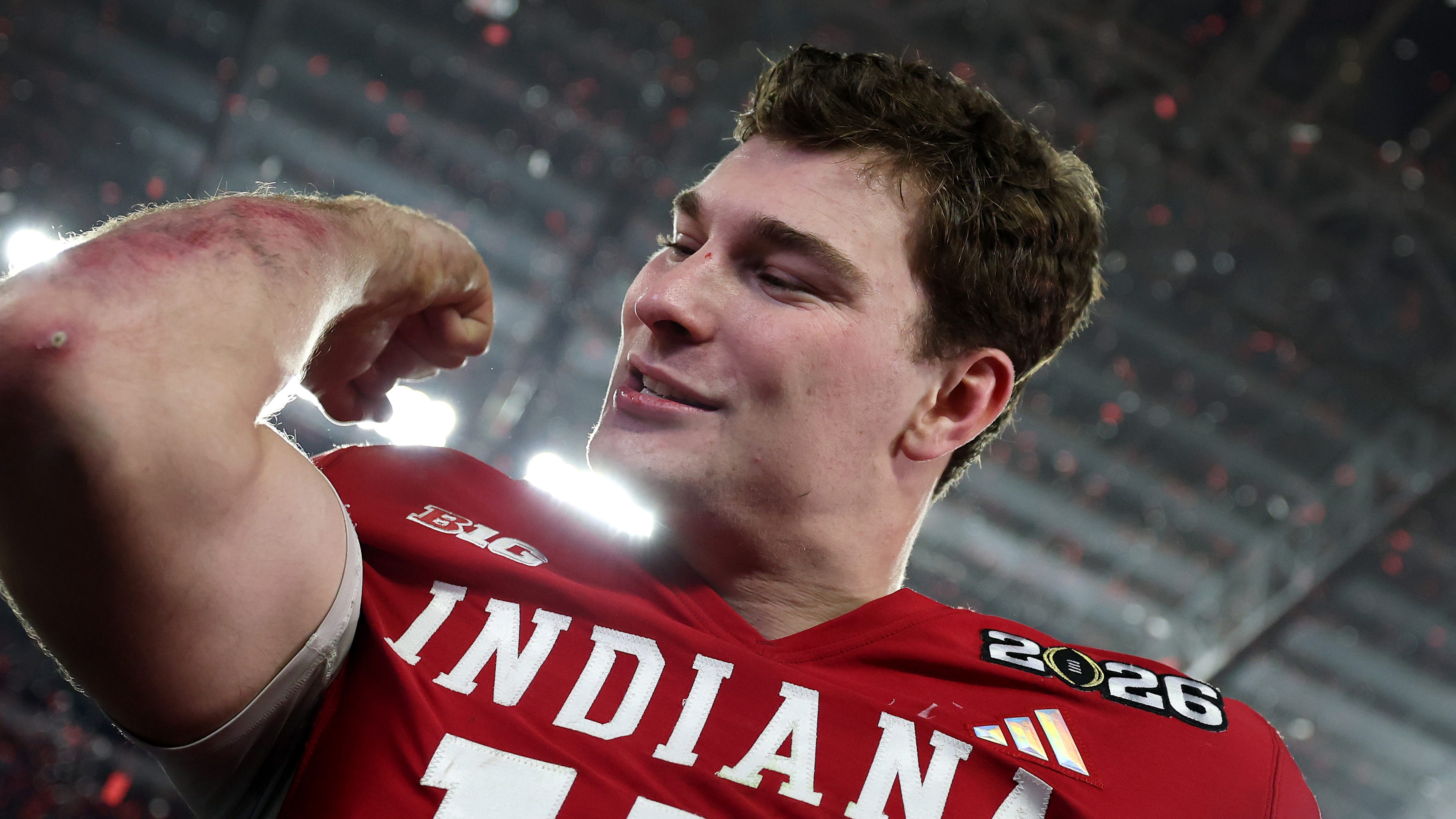 Fernando Mendoza’s QB coach lands with NFC team after Raiders rumors.