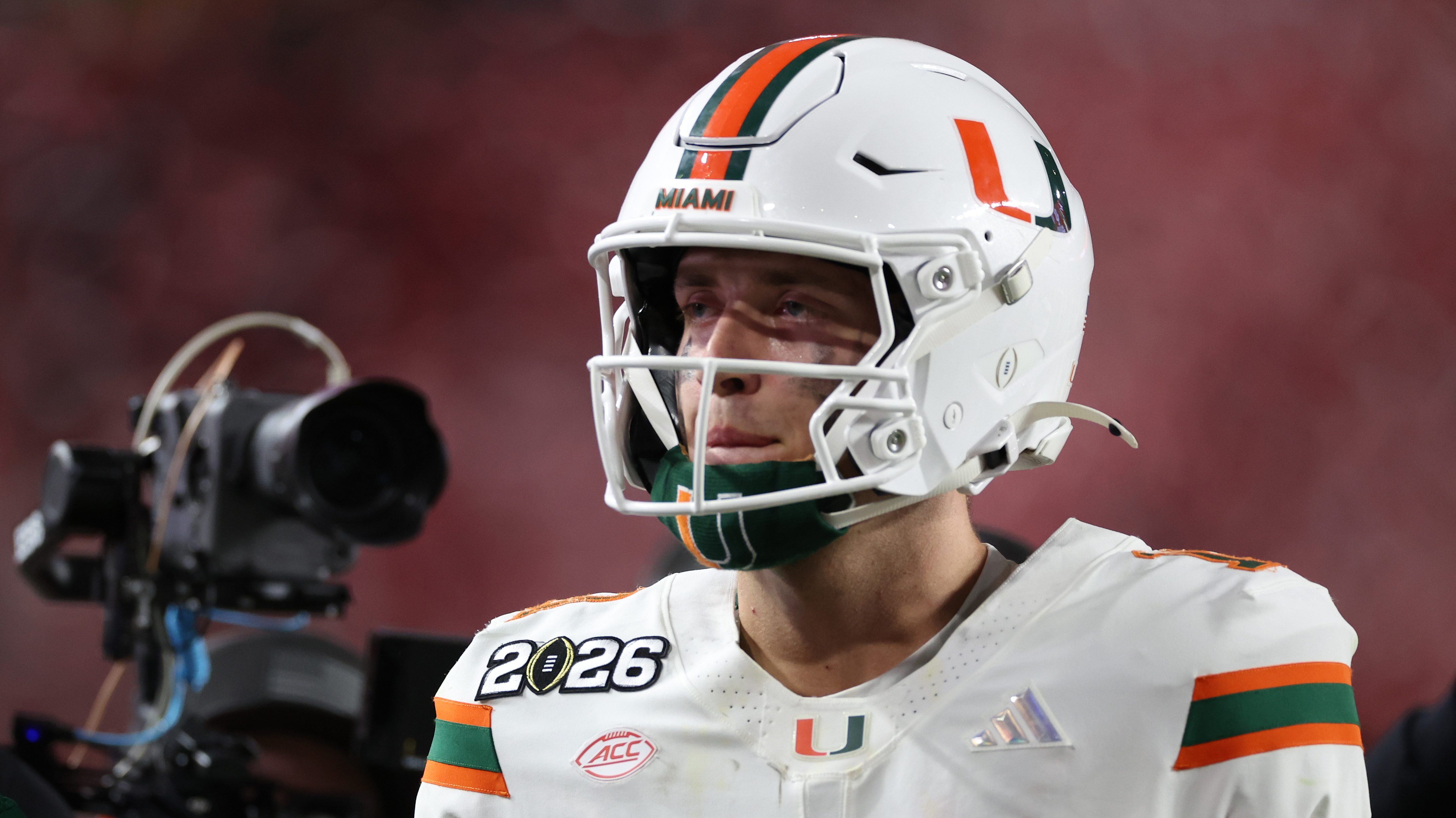 Browns’ 12,000-Yard QB Prospect has a 2-word take on Cleveland 🧭🏈