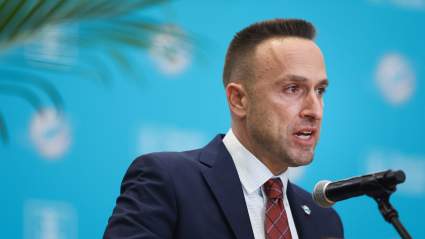 Top Cornerback Shares Clear Feelings on Dolphins Head Coach Ahead of NFL Draft