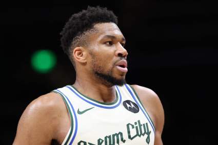 New Giannis Trade Update Drops As Knicks, Warriors Ramp Up Talks