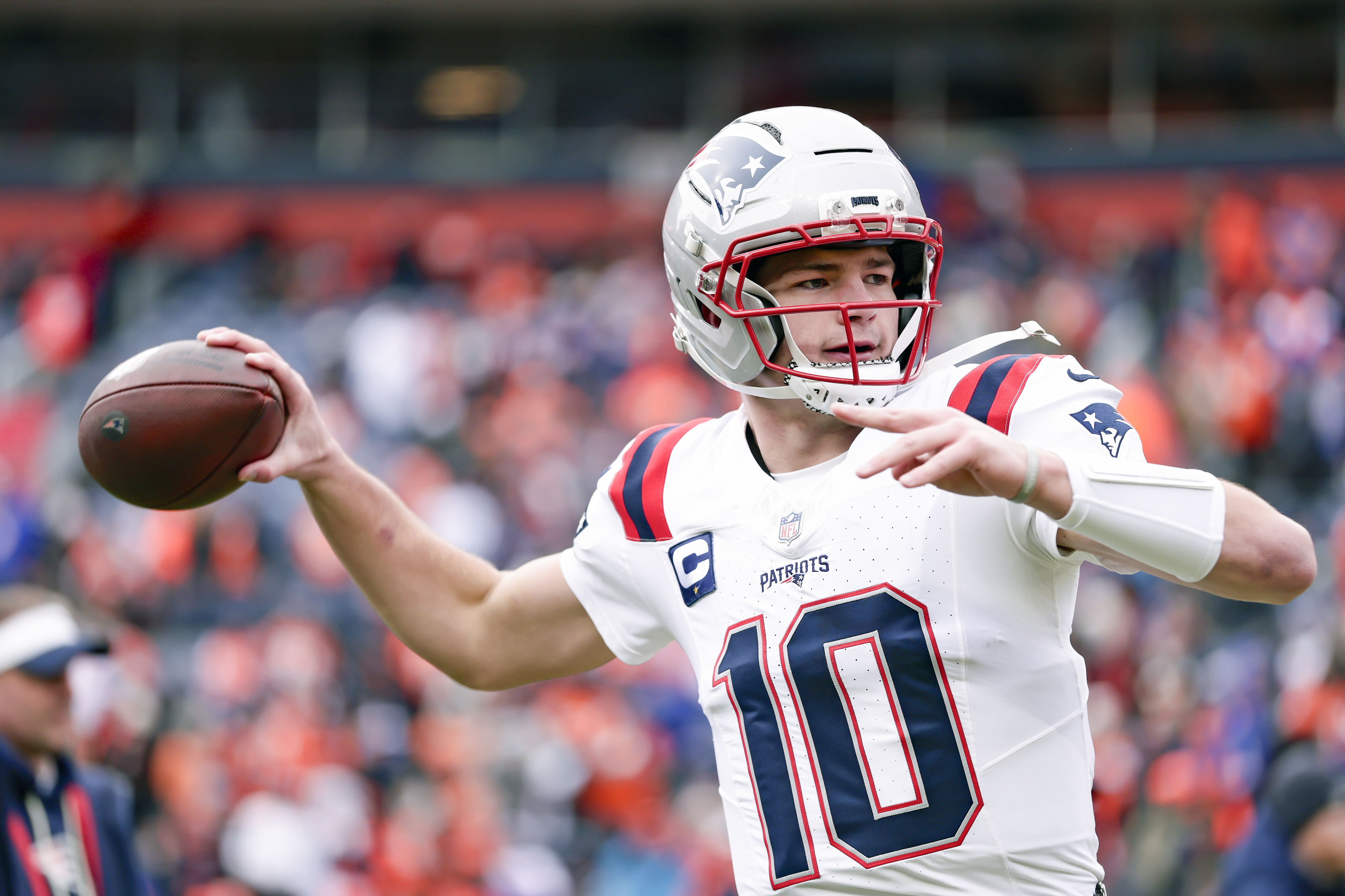 Trump sends strong message to Patriots’ Drake Maye before Super Bowl; impact.