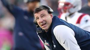 Head coach Mike Vrabel of the New England Patriots