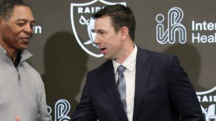 Wild Trade Proposal Has Raiders Give up No. 1 Pick to Get $230 Million QB