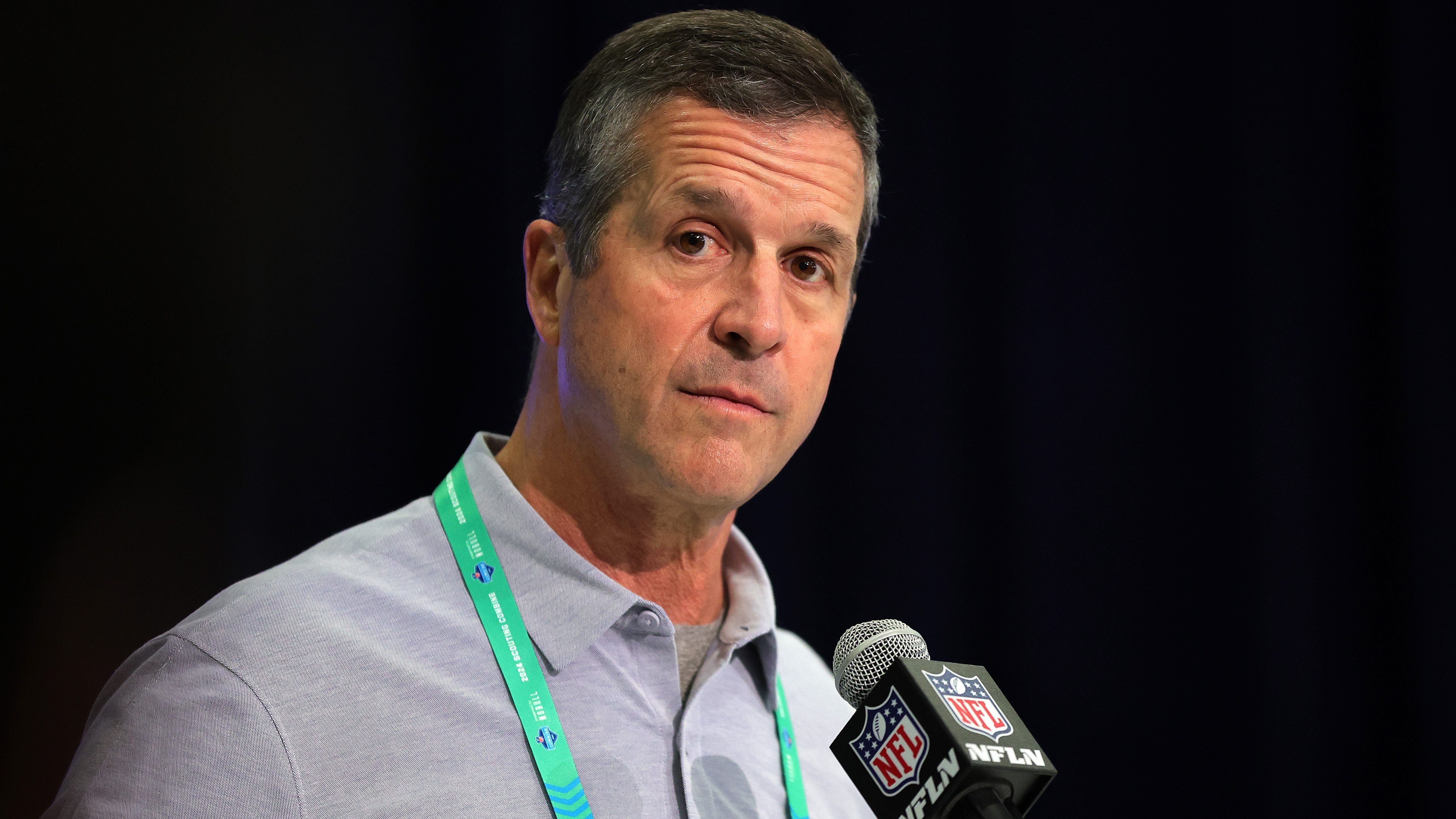 Giants send a clear offseason warning amid trade rumors, informative update.