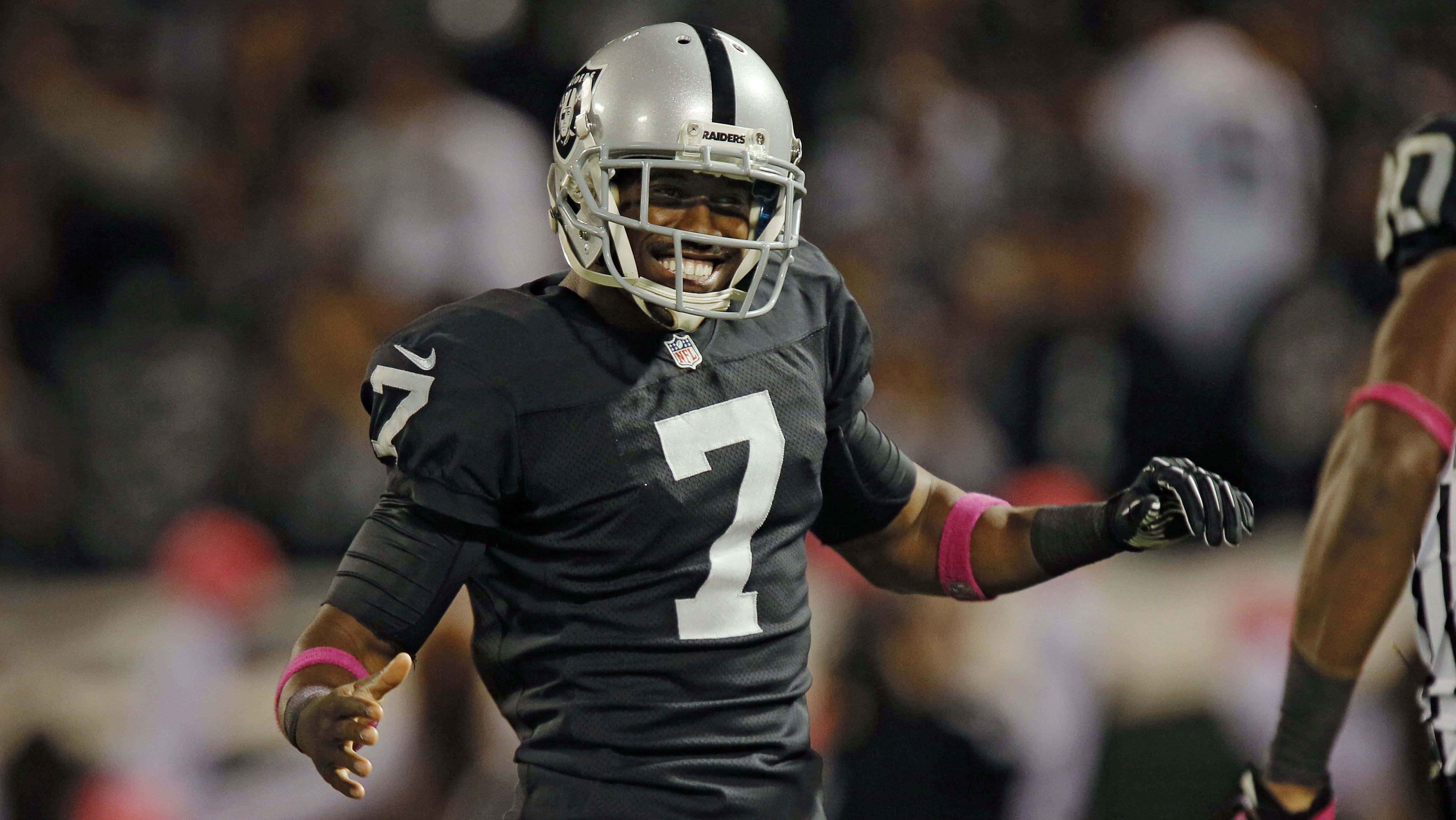 Raiders’ fan favorite announces retirement in a unique way via surprise video.