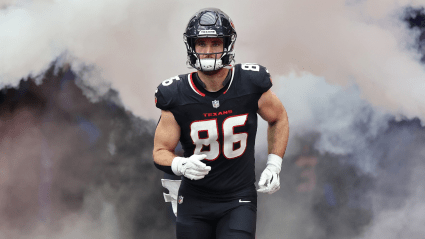 Texans Tight End Still Haunted by Missed Playoff Opportunity