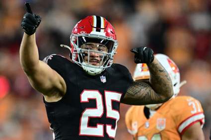 Bucs In Hunt to Sign Talented NFC South Running Back
