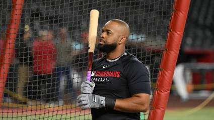 Diamondbacks’ First Base Search Draws Interest in 16-Year Veteran