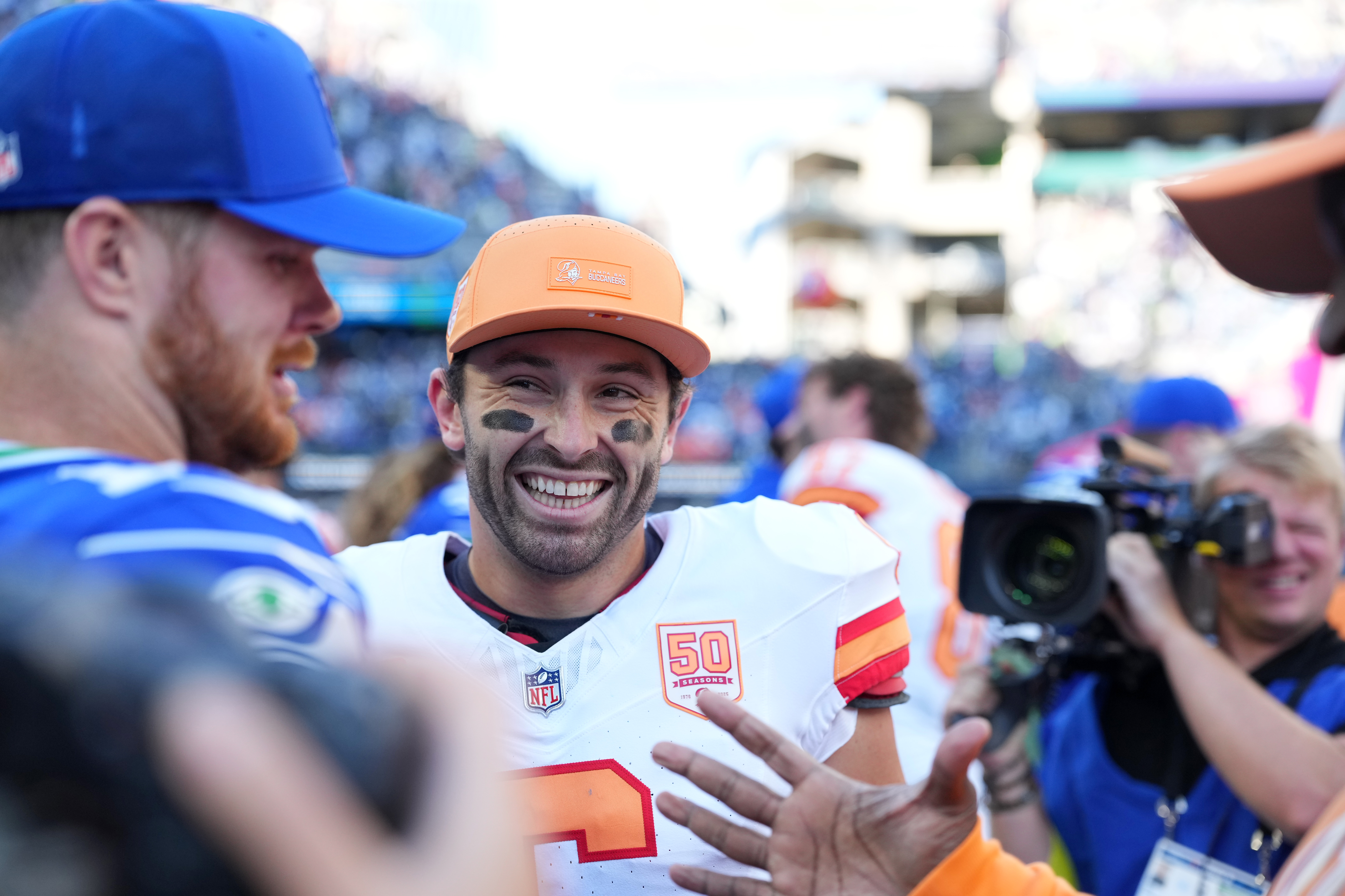 Baker Mayfield shows public support for former teammate Sam Darnold.