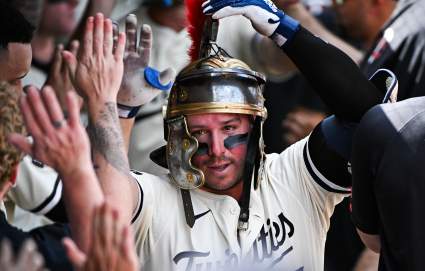 Padres to Sign 2025 Gold Glove Winner After World Series Appearance