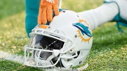 Former Dolphins All-Pro Receiver Announces Retirement