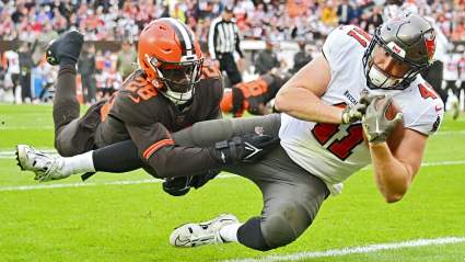 Buccaneers Bring Back Fan Favorite TE in Unusual Fashion