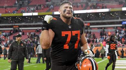 Former Browns Star Offensive Lineman Linked to Going to Heated AFC North Rival