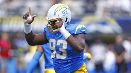 Cowboys Sign Intriguing 6-Foot-4 Defensive Tackle