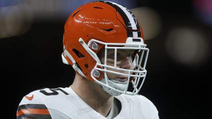 Commanders Singled Out as ‘Perfect Fit’ For 6-foot-6, 320-Pound Center