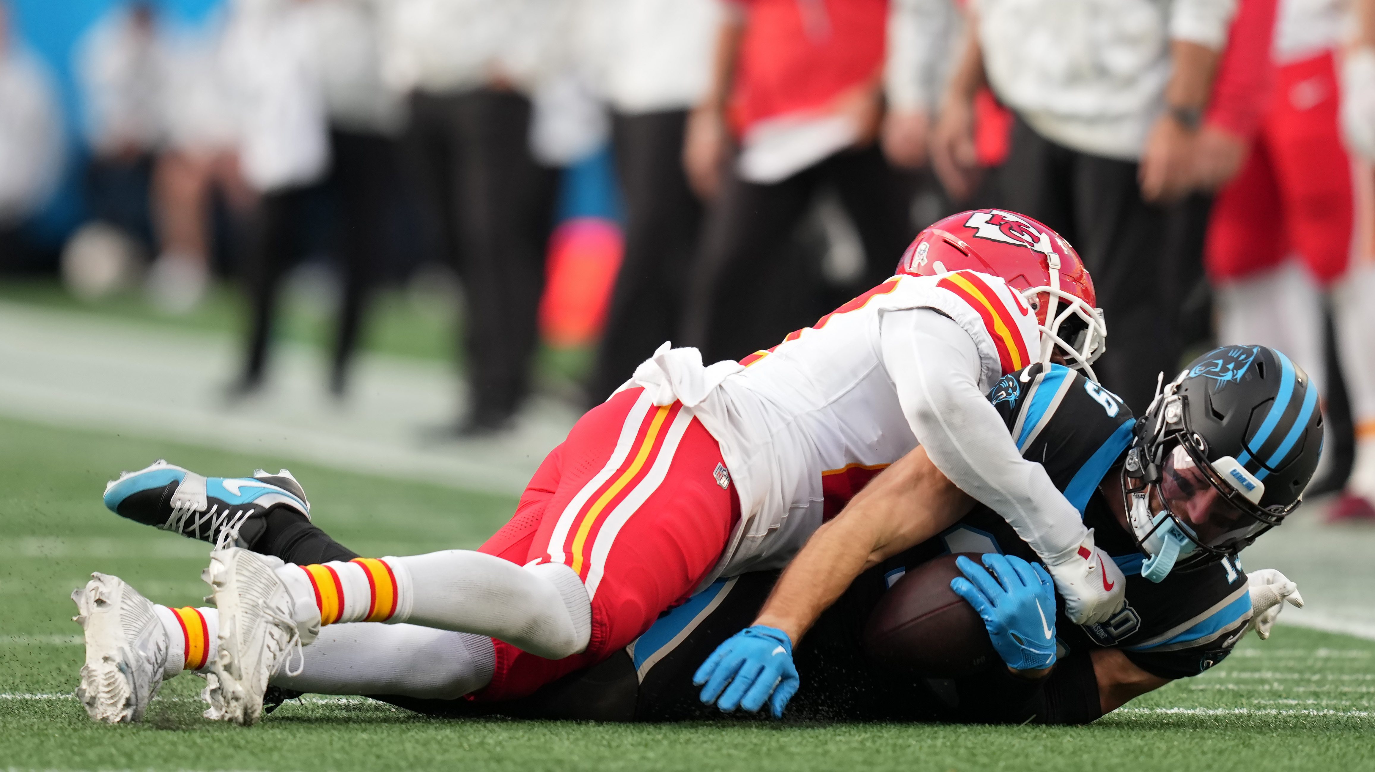 Kansas City Chiefs Mas ウニフォーム L NFL Analyst Identifies Chiefs' Most Underpaid Player