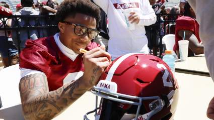 Superstar Alabama WR Ryan Williams Changes Name & Jersey Number