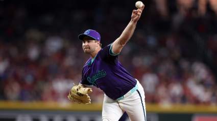 Rangers Add Veteran Lefty, Cut Former All-Star Closer