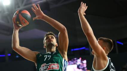 Warriors Sign 7-Foot Turkish Center Amid Injury Crisis