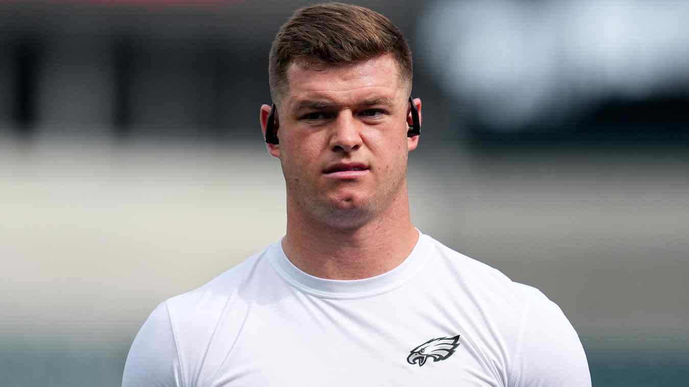 Former Eagles Star Reed Blankenship Disses City, Team After Exit