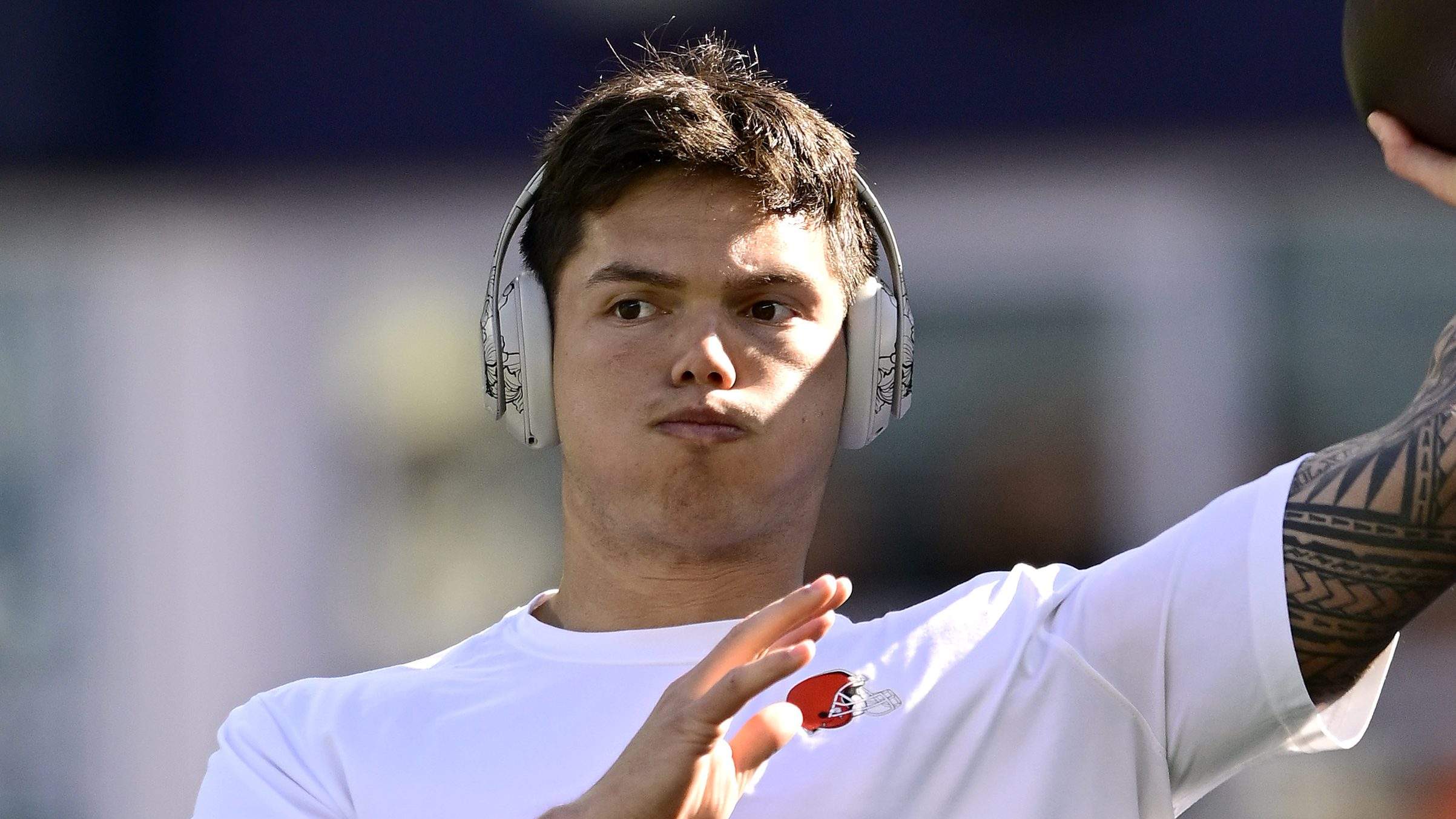 Dillon Gabriel Father Browns QB Dillon Gabriel Gets Brutal Reality Check