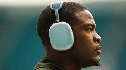 Bears Trade Pitch Swaps D’Andre Swift, Draft Pick for Explosive 1,800-Yard RB