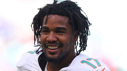 New Broncos Star Jaylen Waddle Shares Fitting Update After Trade