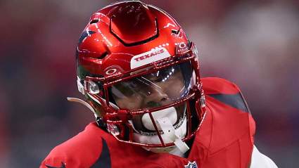 5,400-Yard Playmaker Leaves Texans for NFC in Free Agency