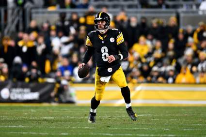 Steelers to Target Well-Known Veteran QB if Aaron Rodgers Doesn’t Return: Report