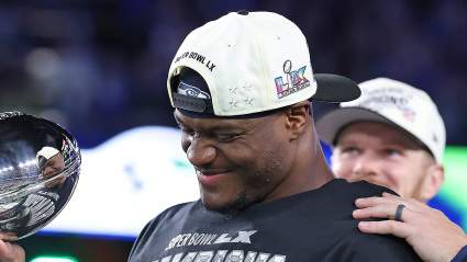 Chiefs Sign Star RB Kenneth Walker to Massive Contract: Report
