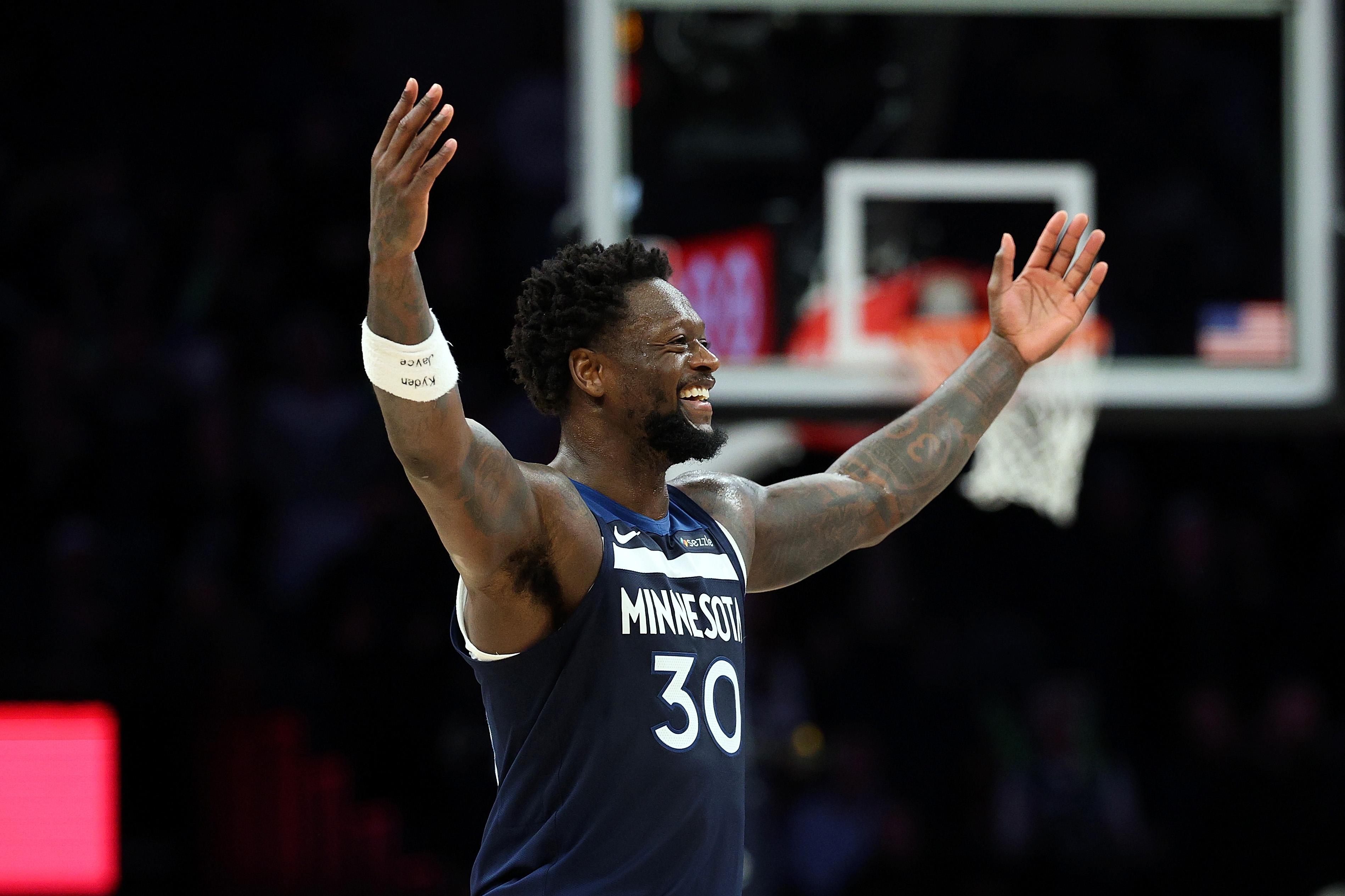 BREAKING: NBA World Reacts To Minnesota Timberwolves Trading Julius Randle
