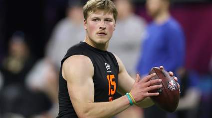 Bears Have Meeting With Potential Tyson Bagent Replacement: Report